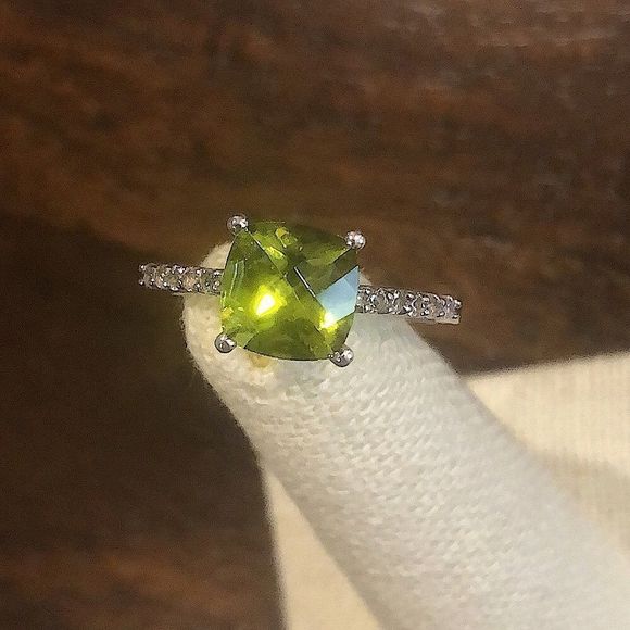 Green Peridot Cushion Cut Gem Stone and White Quartz Sterling Silver Ring Sz 8 - Picture 4 of 7